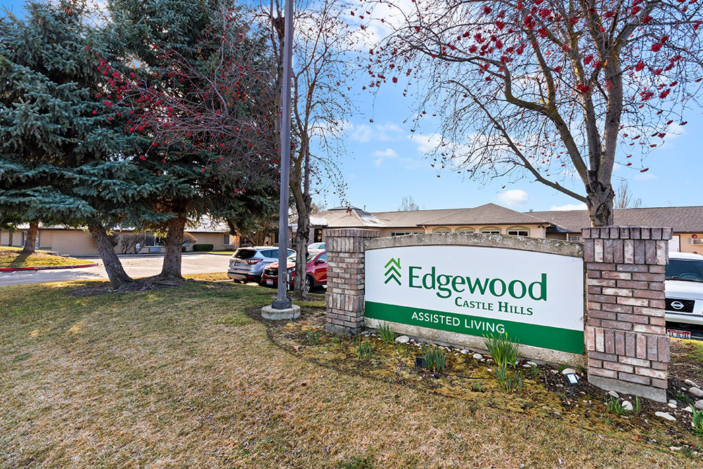exterior building sign and logo of Edgewood Castle Hills